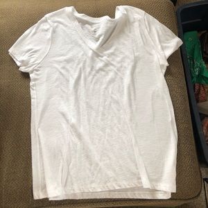 Short sleeve v-neck shirt